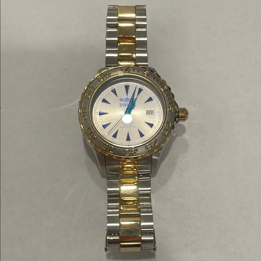 Invicta Men’s Gold and Silver Two-Tone Watch Classic Design